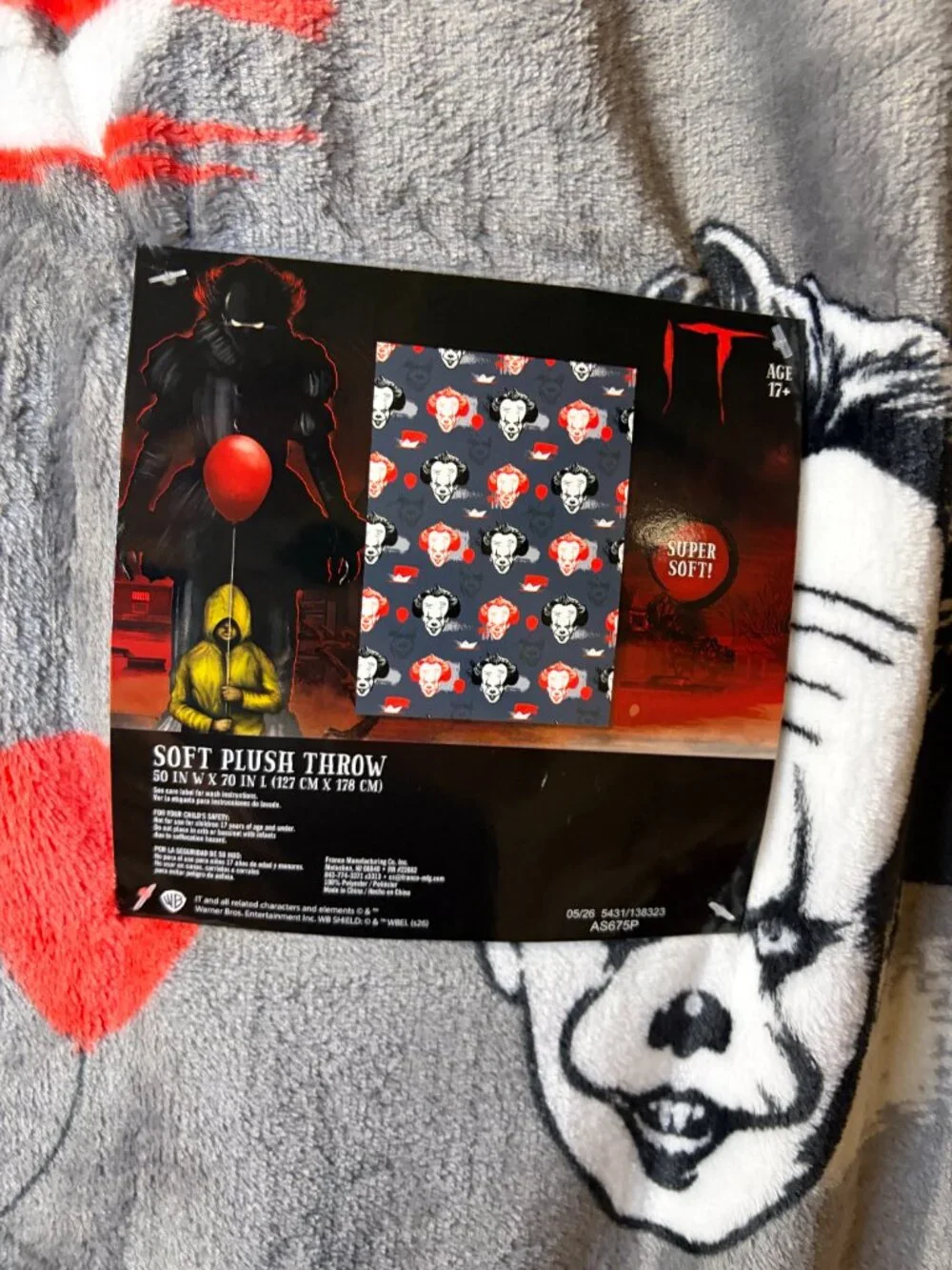 IT Pennywise Halloween Plush Throw Blanket Horror Movie 50x70 NWT